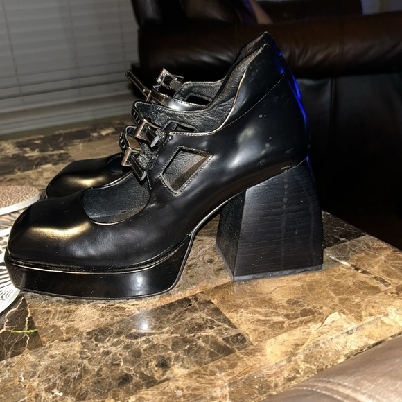 Jeffrey Campbell black Corgi 3.5” platform style Mary jane heels - Picture 2 of 7